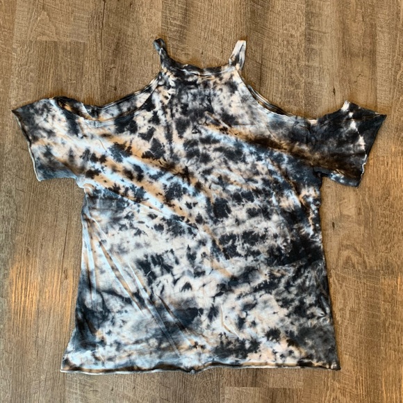 Cold Shoulder Tie Dye Tee - Picture 2 of 3